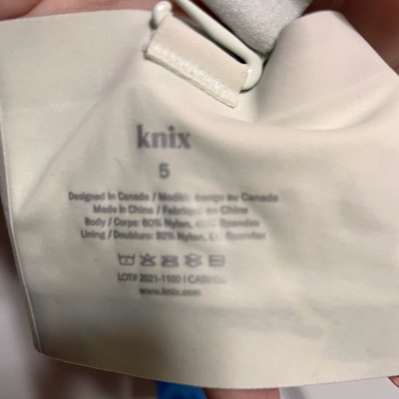 Knix Padded V-Neck Bra - Thin Strap-Size 5 - Picture 4 of 4